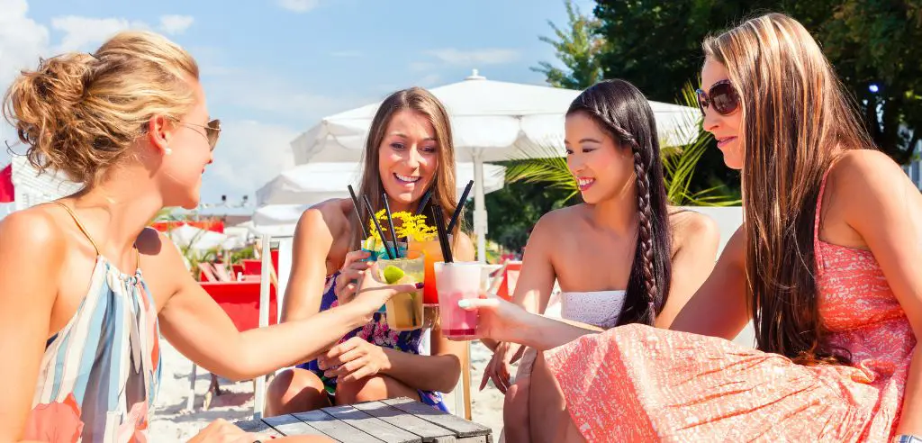 sommerliche vibes im beachclub